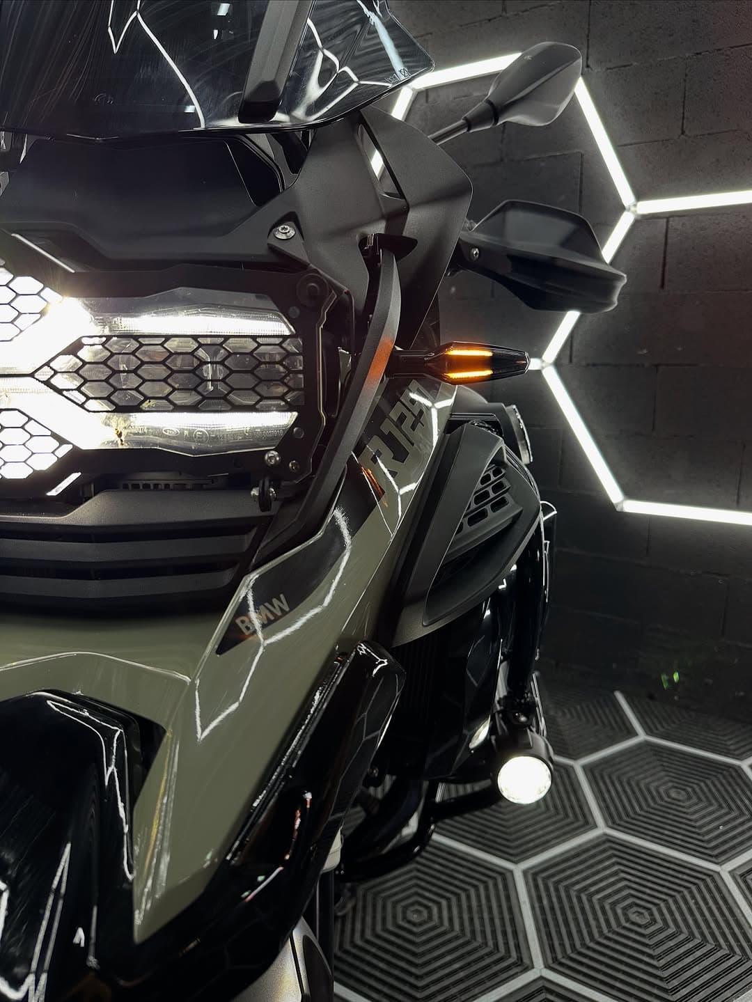 Nouvelle transformation sur cette BMW GS 1250 adve (2)