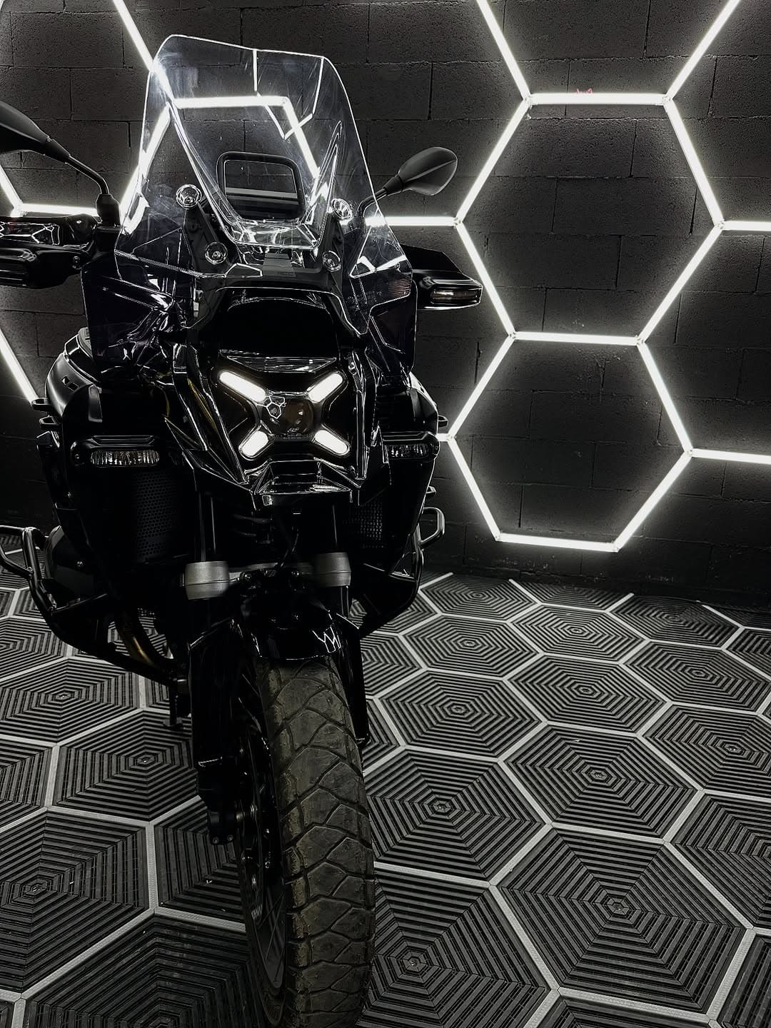 Covering réservoir terminé sur cette GS 1300 Adven