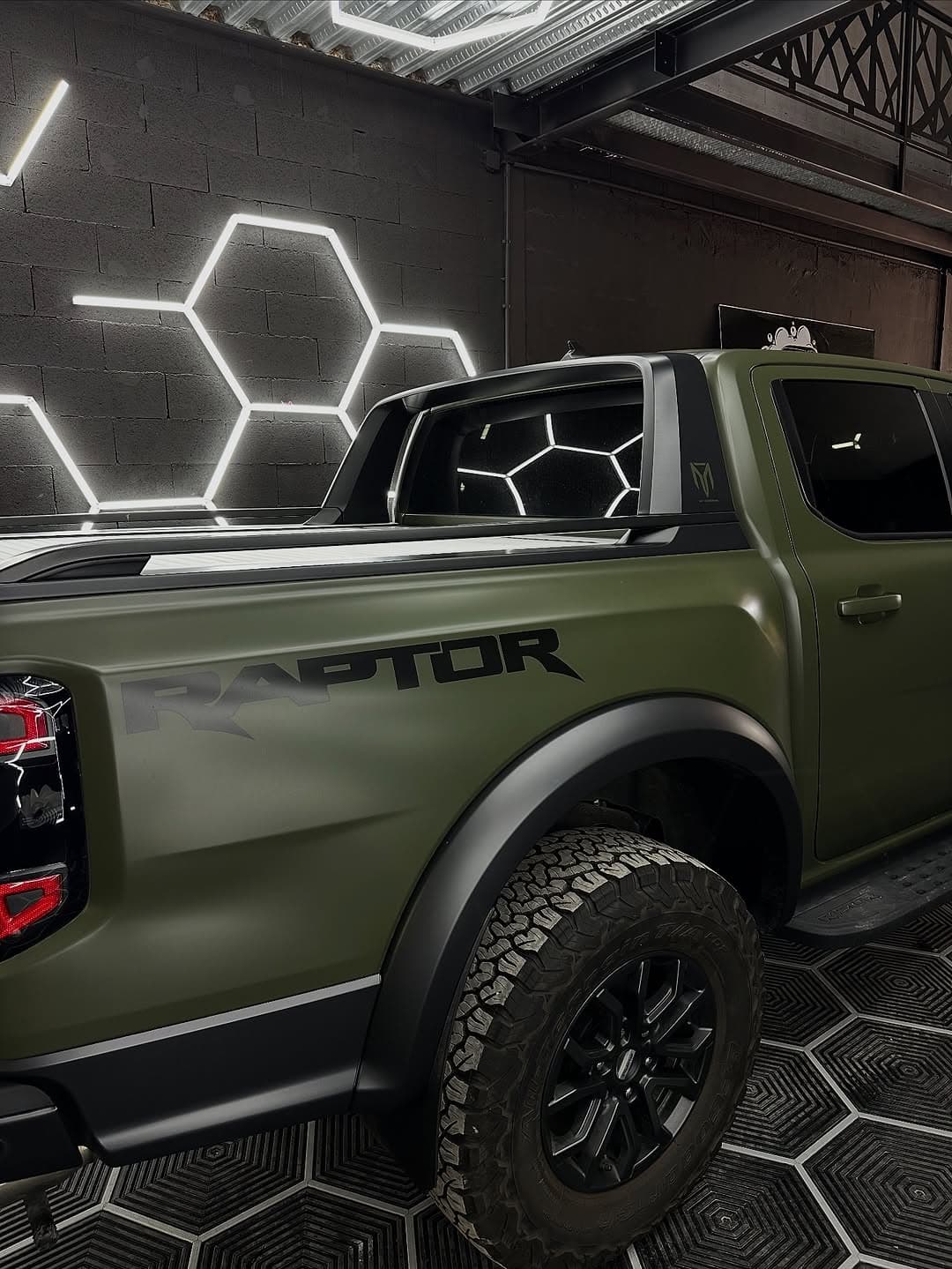 💥 FORD RAPTOR – FULL WRAP KAKI MAT 💥 (2)