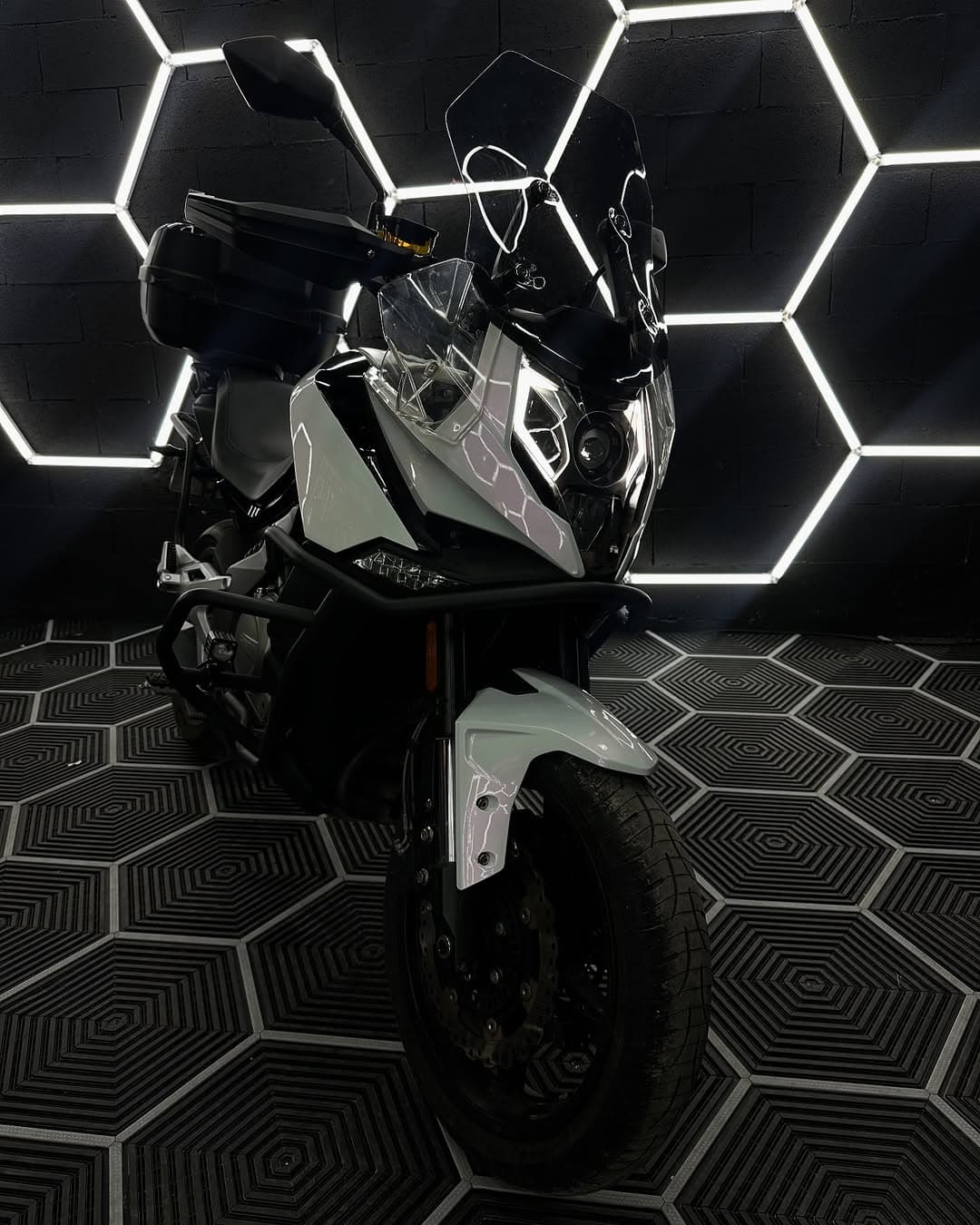 ✨ Transformation totale pour cette CF Moto !