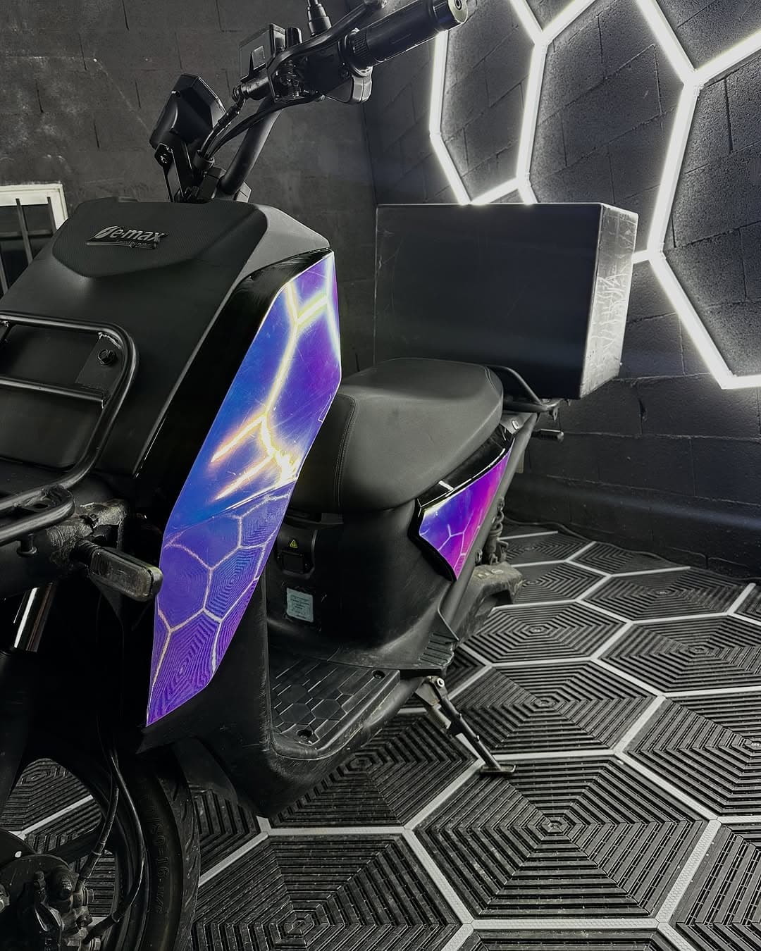 Covering complet pour ce scooter de livraison ! 🔥 (2)